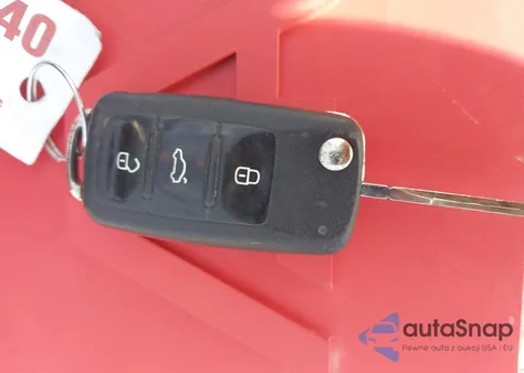 2011 Volkswagen Jetta Sportwagen 2.0L Tdi z USA, uszkodzony, nr VIN 3VWML7AJ8BM637093